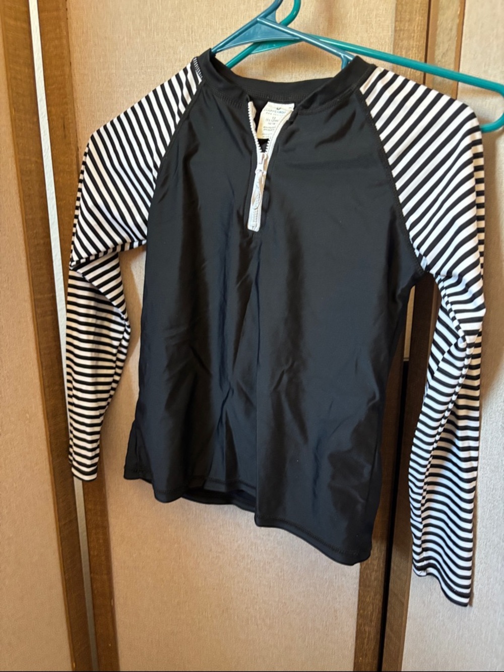 FINAL MARKDOWN GIRLS Snapper Rock Black Rash Top with White Zipper Accent 12